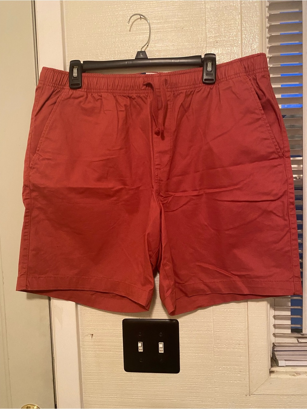 Old Navy Men's Flat Front Terra Cotta color Drawstring Shorts, size large